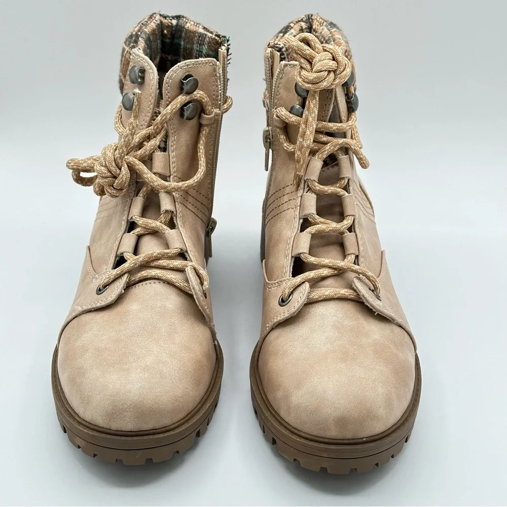 Women’s Sugar Cream Ankle Boots Size 8.5 - Picture 2 of 8